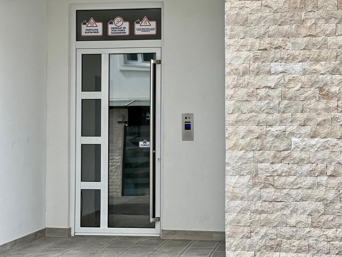 Kaljevic 13 Daire Bar Dış mekan fotoğraf